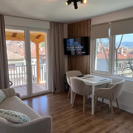 Black Cat Апартамент